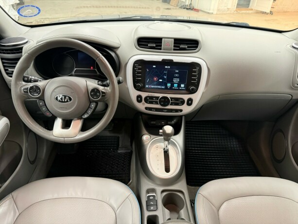 kia-soul-elektrisitet-2015-big-8