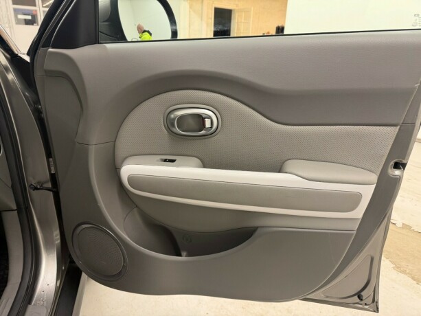 kia-soul-elektrisitet-2015-big-19