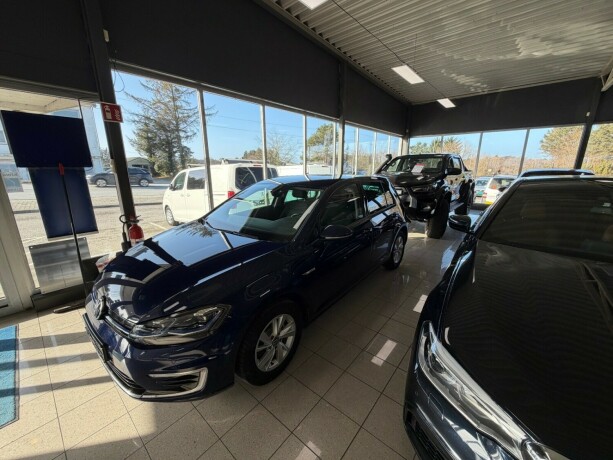 volkswagen-golf-elektrisitet-2020-big-13