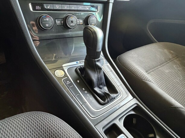 volkswagen-golf-elektrisitet-2020-big-23