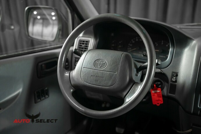 toyota-hiace-diesel-2005-big-22