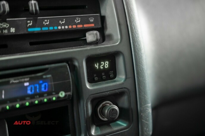 toyota-hiace-diesel-2005-big-31