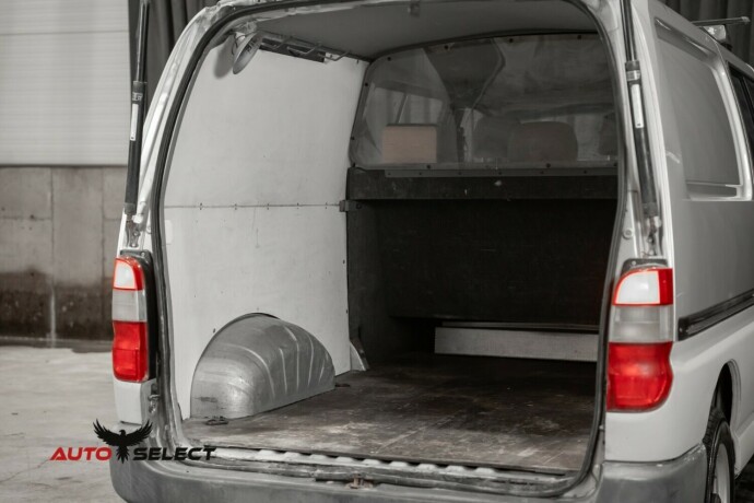 toyota-hiace-diesel-2005-big-11