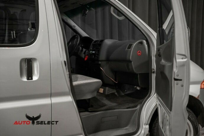 toyota-hiace-diesel-2005-big-15