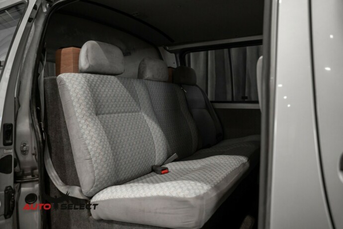 toyota-hiace-diesel-2005-big-14