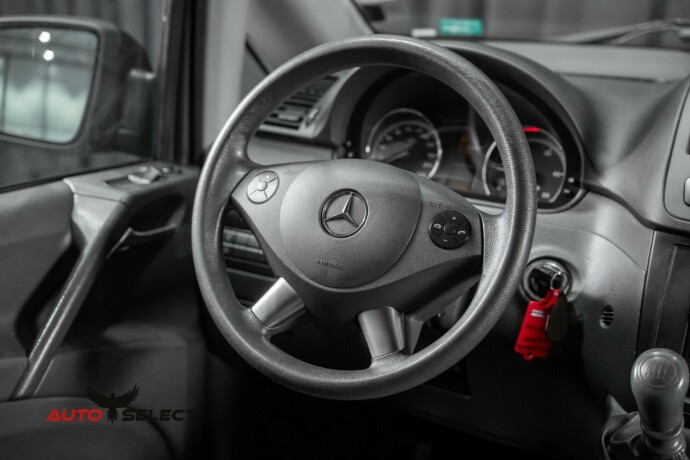 mercedes-benz-vito-diesel-2011-big-20