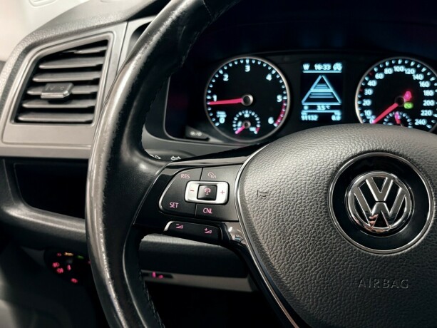 volkswagen-transporter-diesel-2017-big-16