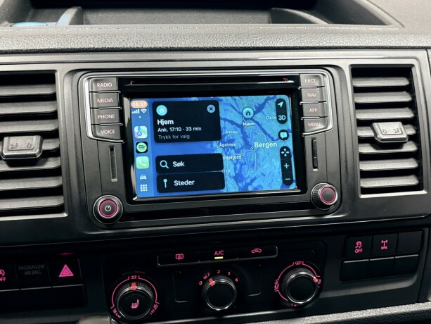 volkswagen-transporter-diesel-2017-big-23