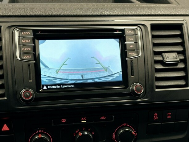 volkswagen-transporter-diesel-2017-big-27