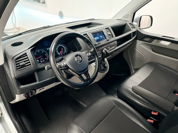 volkswagen-transporter-diesel-2017-big-9