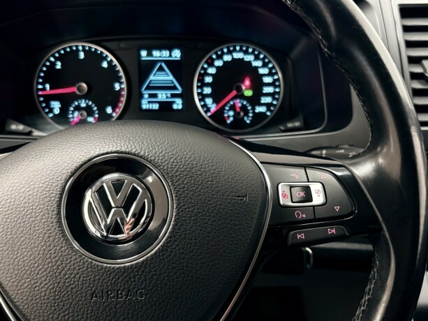 volkswagen-transporter-diesel-2017-big-17