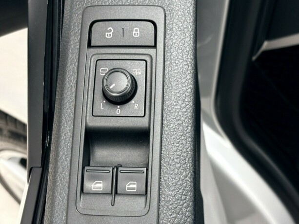 volkswagen-transporter-diesel-2017-big-12