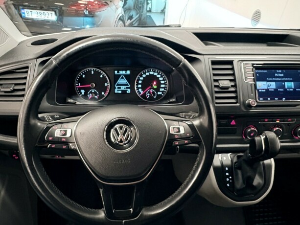 volkswagen-transporter-diesel-2017-big-14