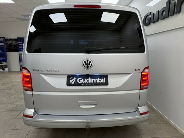 volkswagen-transporter-diesel-2017-big-6