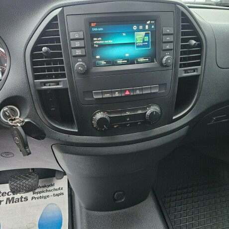 mercedes-benz-vito-diesel-2022-big-9