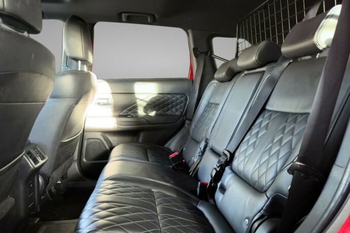 mitsubishi-outlander-elektrisitetbensin-2019-big-12