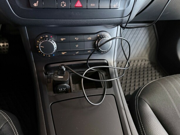 mercedes-benz-b-klasse-diesel-2012-big-18