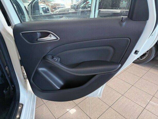 mercedes-benz-b-klasse-diesel-2012-big-28