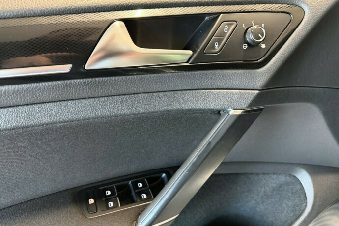 volkswagen-golf-diesel-2013-big-26