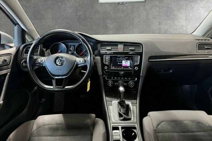 volkswagen-golf-diesel-2013-big-8