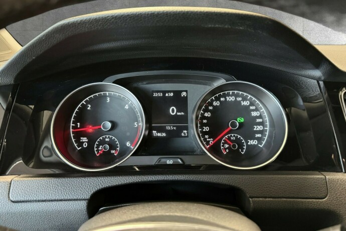 volkswagen-golf-diesel-2013-big-21