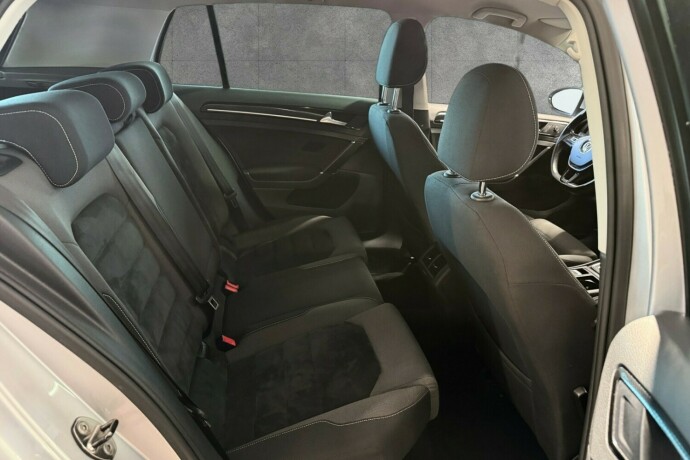 volkswagen-golf-diesel-2013-big-19