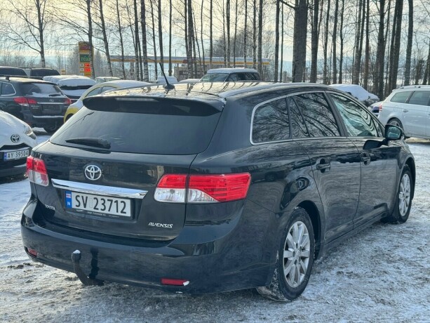 toyota-avensis-diesel-2012-big-6