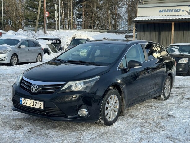 toyota-avensis-diesel-2012-big-2