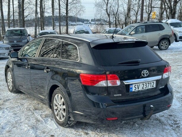 toyota-avensis-diesel-2012-big-4