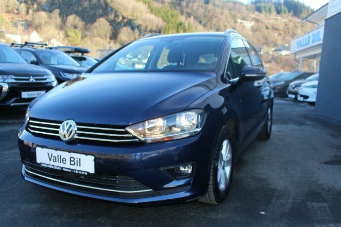 volkswagen-golf-sportsvan-bensin-2017-big-1