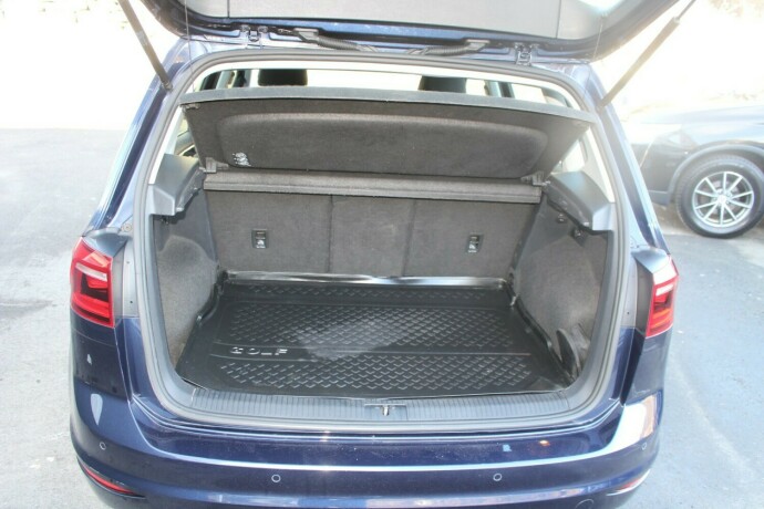 volkswagen-golf-sportsvan-bensin-2017-big-4