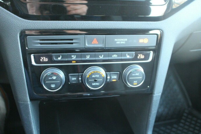 volkswagen-golf-sportsvan-bensin-2017-big-12