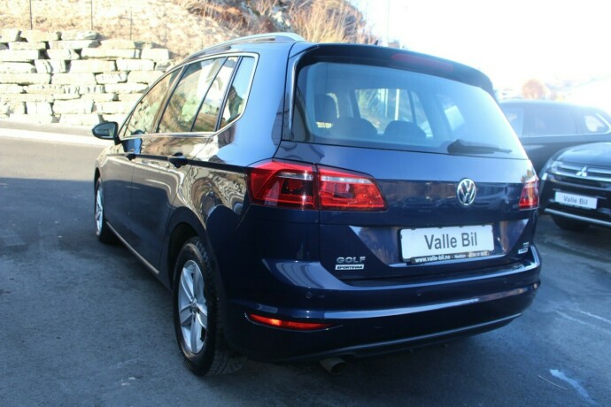 volkswagen-golf-sportsvan-bensin-2017-big-2