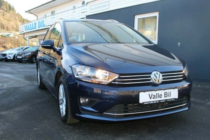 volkswagen-golf-sportsvan-bensin-2017-big-0