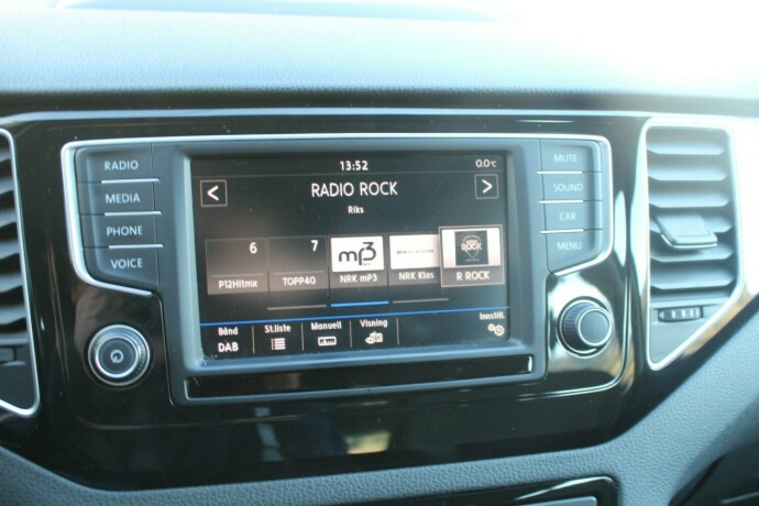 volkswagen-golf-sportsvan-bensin-2017-big-10