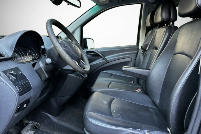 mercedes-benz-vito-diesel-2012-big-10