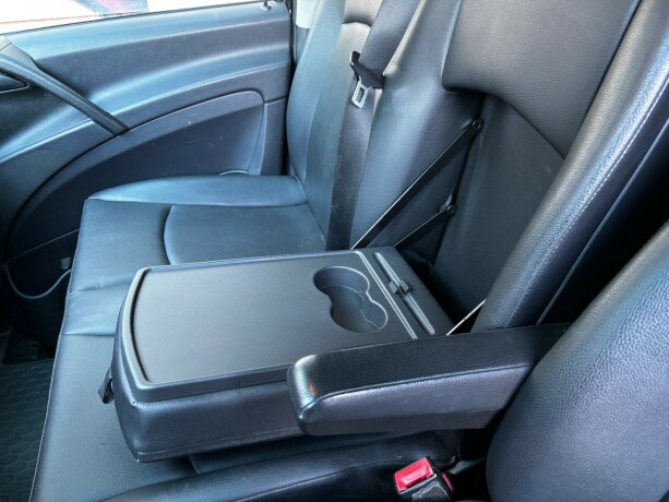 mercedes-benz-vito-diesel-2012-big-17