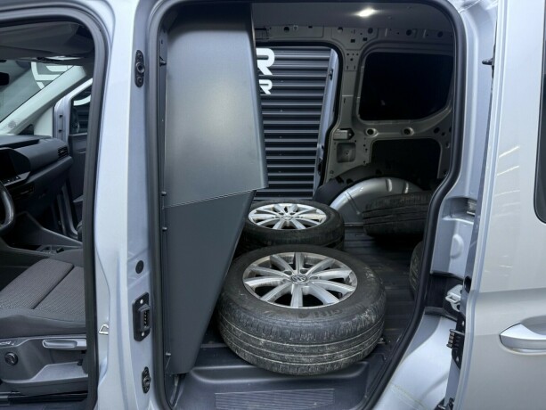 volkswagen-caddy-diesel-2022-big-31