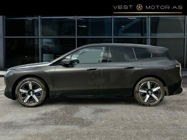 bmw-ix-xdrive-40-elektrisitet-2022-big-3