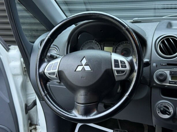 mitsubishi-colt-bensin-2010-big-11