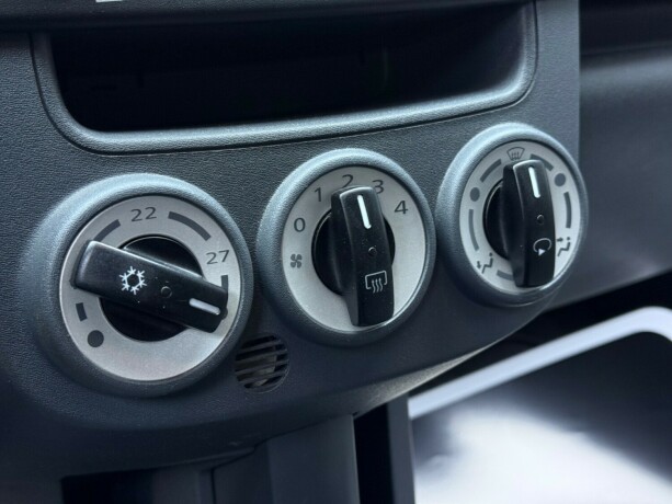 mitsubishi-colt-bensin-2010-big-15