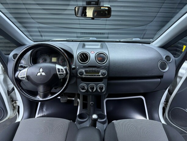 mitsubishi-colt-bensin-2010-big-8
