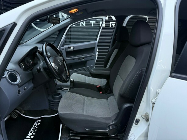 mitsubishi-colt-bensin-2010-big-18