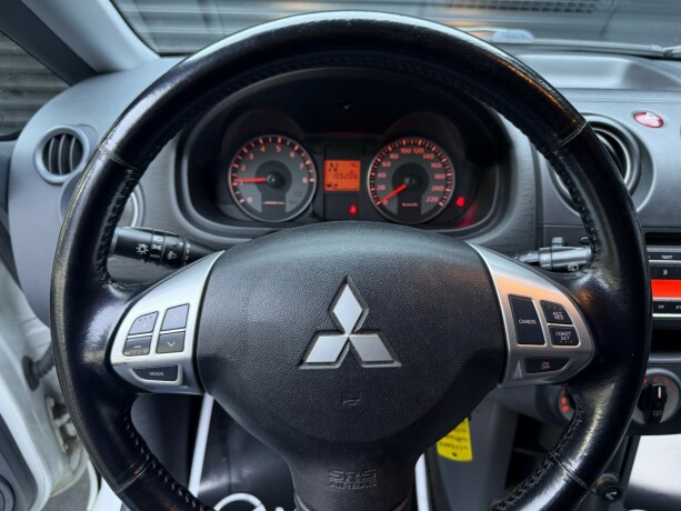 mitsubishi-colt-bensin-2010-big-12