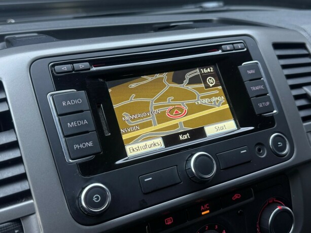 volkswagen-transporter-diesel-2014-big-15