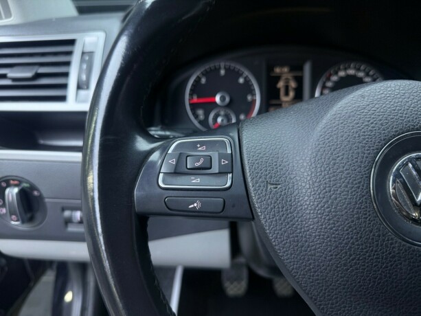 volkswagen-transporter-diesel-2014-big-12