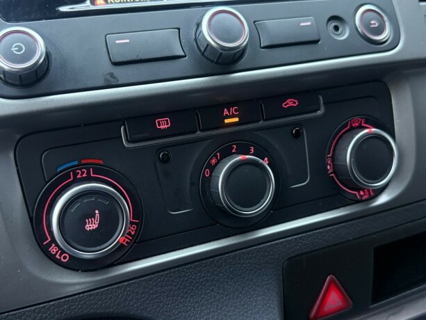 volkswagen-transporter-diesel-2014-big-19