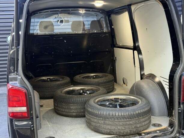 volkswagen-transporter-diesel-2014-big-25