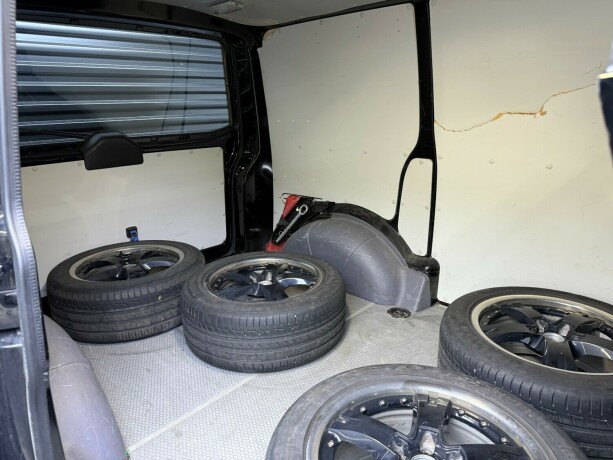 volkswagen-transporter-diesel-2014-big-24