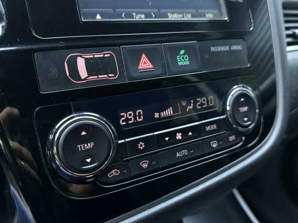 mitsubishi-outlander-elektrisitetbensin-2014-big-21